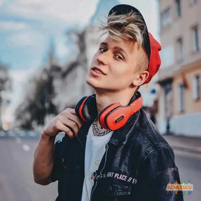 Слев 3. Слэв тейлор. Slev taylor. Слев таулор. Slevtaylor тиктокер.