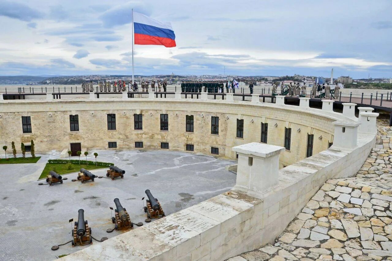 Форты севастополя. Константиновская батарея в севастополе. Константиновская крепость в севастополе. Константиновская батарея в севастополе. Михайловский форт в севастополе.