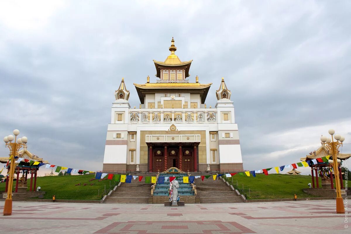 калмыкия туры. город элиста республика. буддийский храм в калмыкии в элисте. будда шакьямуни элиста. калмыкия туры.