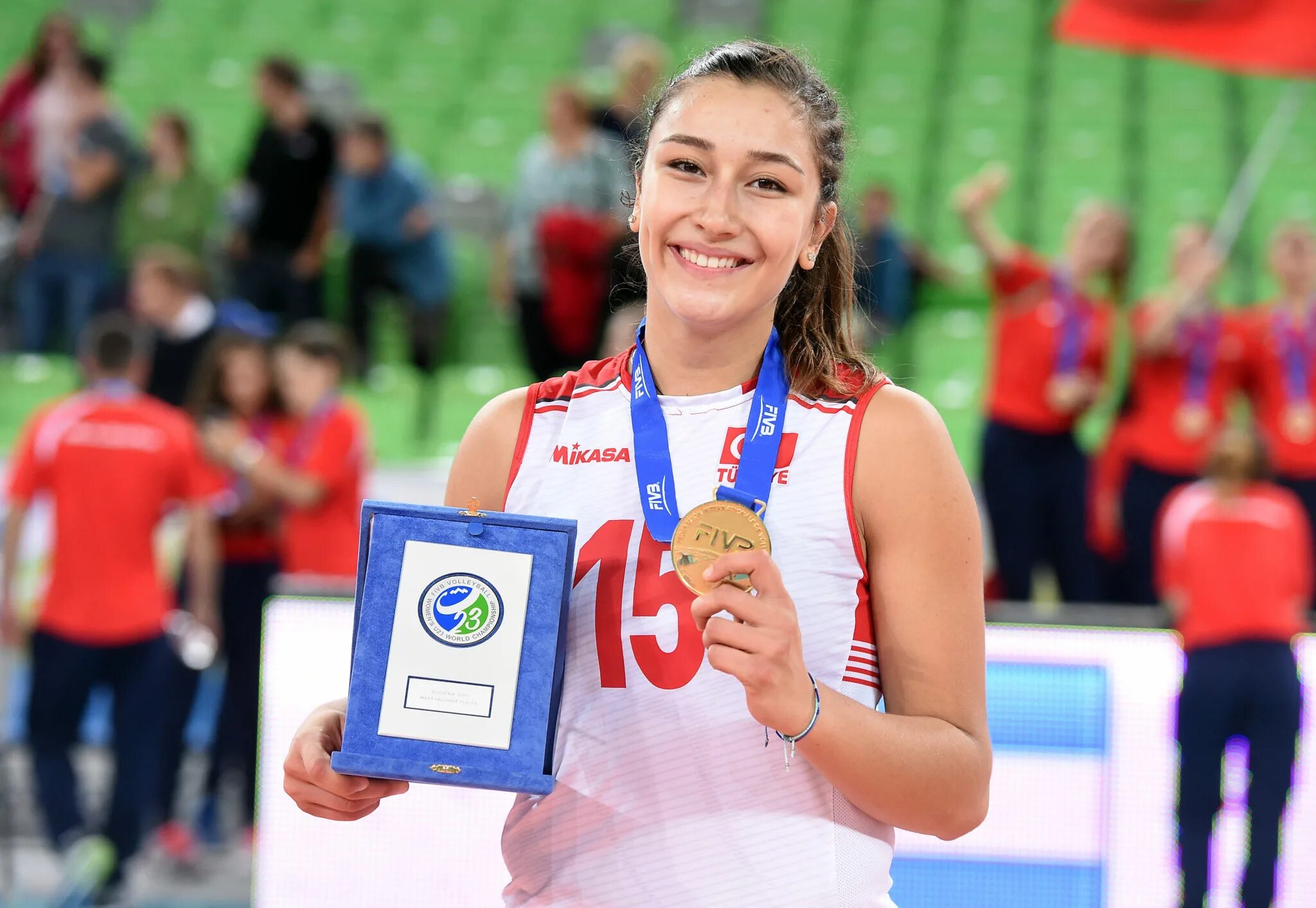 Ханде баладын. Хандэ рейчел сейчас. Турецкая волейболистка гюнеш. Ханде баладын. Ханде баладын волейболистка фото.