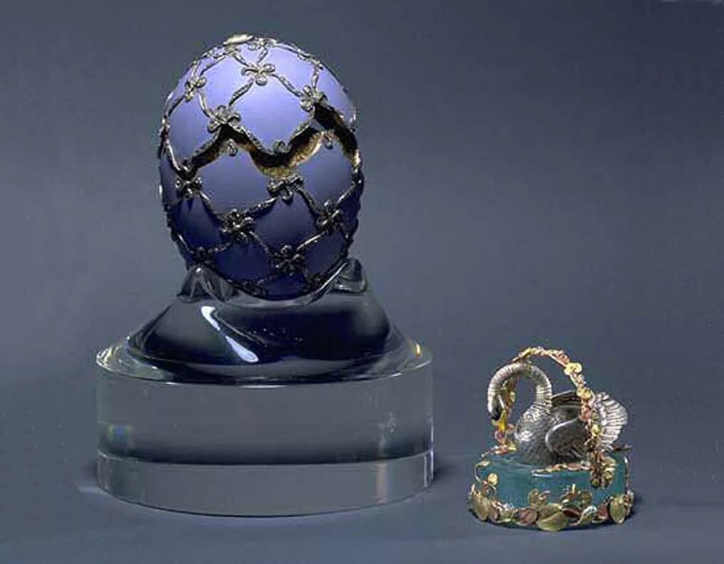яйцо лебедь фаберже 1906. пасхальное яйцо лебедь фаберже. статуэтки металлические шкатулки лебеди. акм яйцо фаберже с лебедем. царевич (яйцо фаберже).