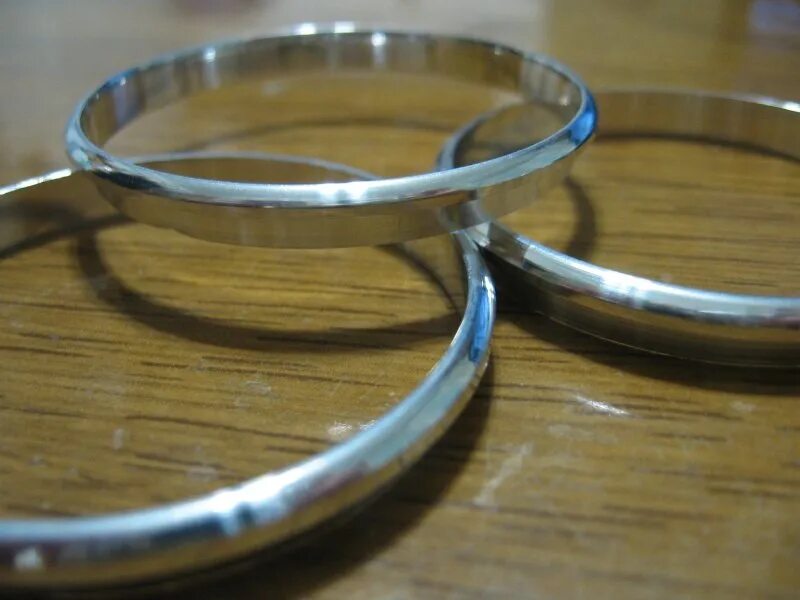 Из какого металла сделаны кольца. Хром кольца на приборку гольф 3. Кольцо хром 150мм. Хромированный кольца. Хромированное кольцо плоское.