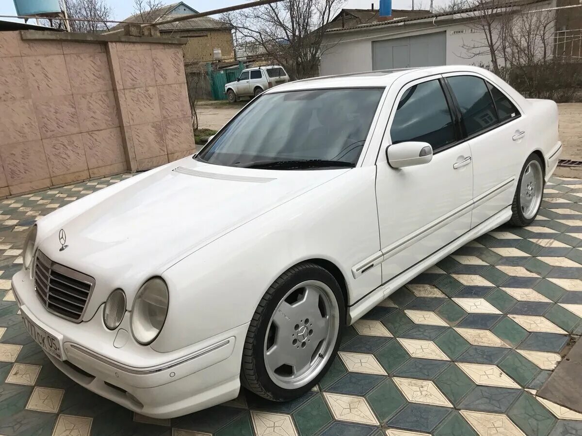 Куплю мерседес 210 авито. Mercedes 210 AMG 5.5. Мерседес w210 5.5. Мерседес е210 AMG 5.5. Мерседес е55 w210.