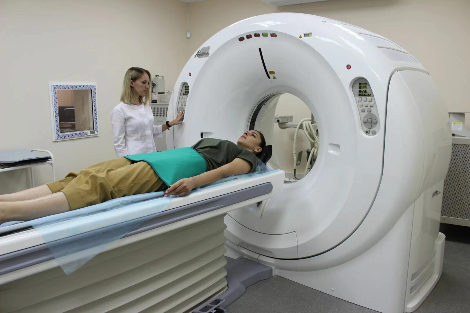 0 тесла. 3 тесла аппарат мрт. Аппарат мрт 3 тесла. Philips ingenia 3. General electric 3 тесла аппарат.