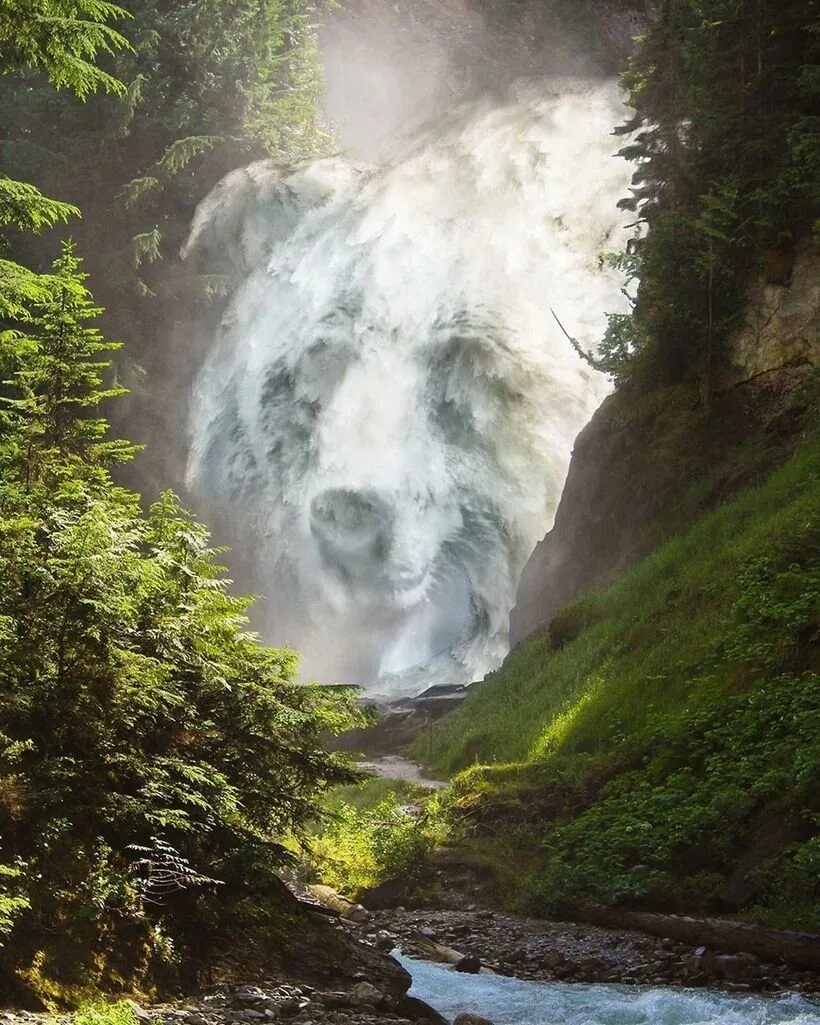 Необычные фото. Мартейн Схрейвер. Водопад Медвежий ручей в Канада. Удивительная природа. Шедевры природы.