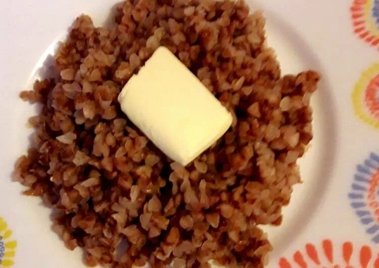 Засохшая гречка в кастрюле. Гречка с тушенкой на костре. С чем подают гречку. Кто придумал гречку. Осталась гречка вареная что.