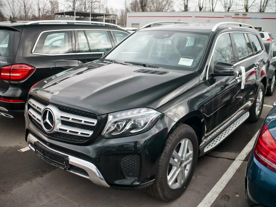 Mercedes gls 350. Мерседес-Бенц GLS 350 D 4matic. Mercedes-Benz GLS I (x166). Мерседес GLS 350d 4 matic черный. Мерседес GLS 350d 2018 черный.