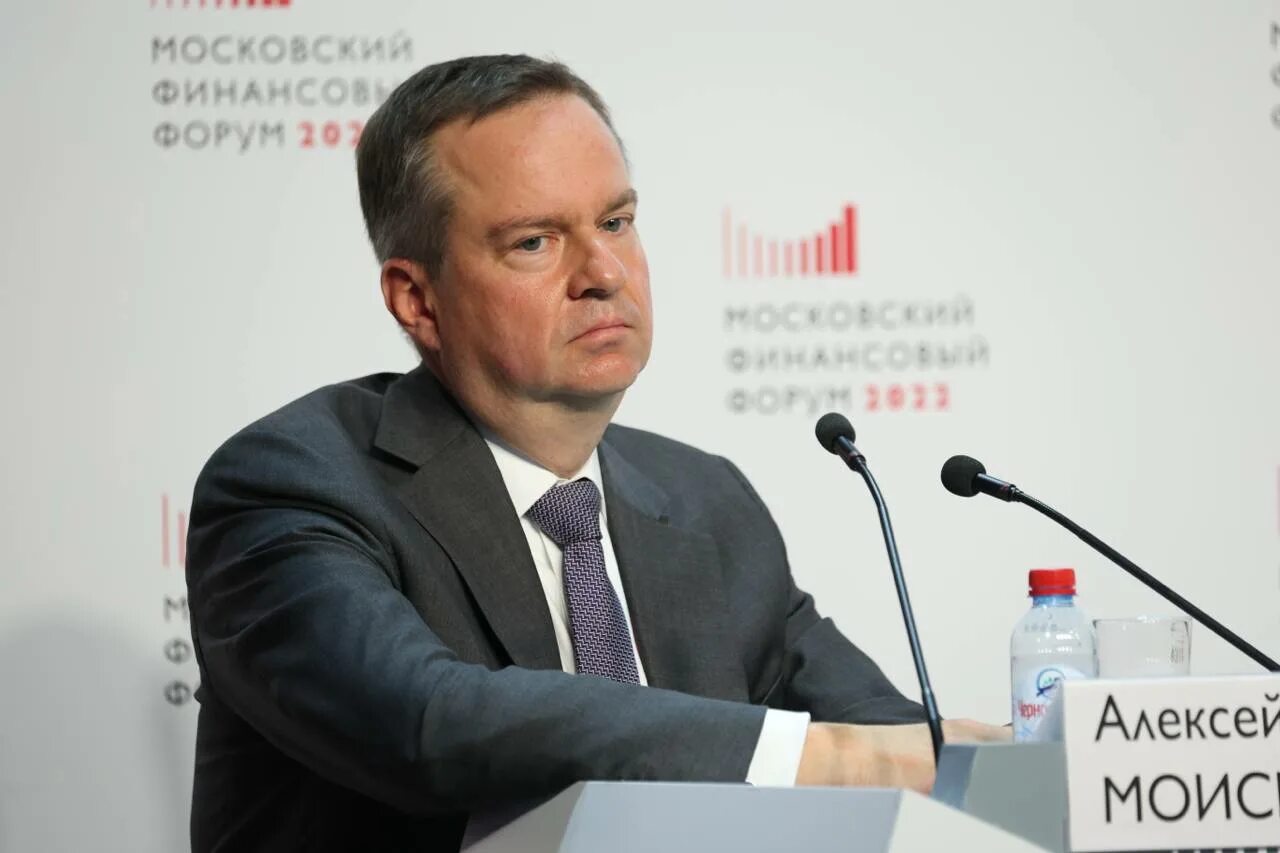 Помощник финансового директора. Заместитель финансового. Заместитель финансового. Кадочников зам министра финансов. Заместитель финансового.