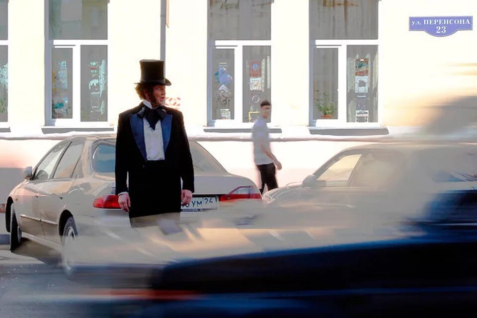 Пушкин в мерседесе мем. Автомобиль пушкина. Автомобиль пушкина. Автомобиль пушкина. Автомобиль пушкина.