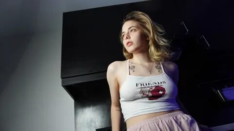 Также любителя блогерш, рекомендую к просмотру. 