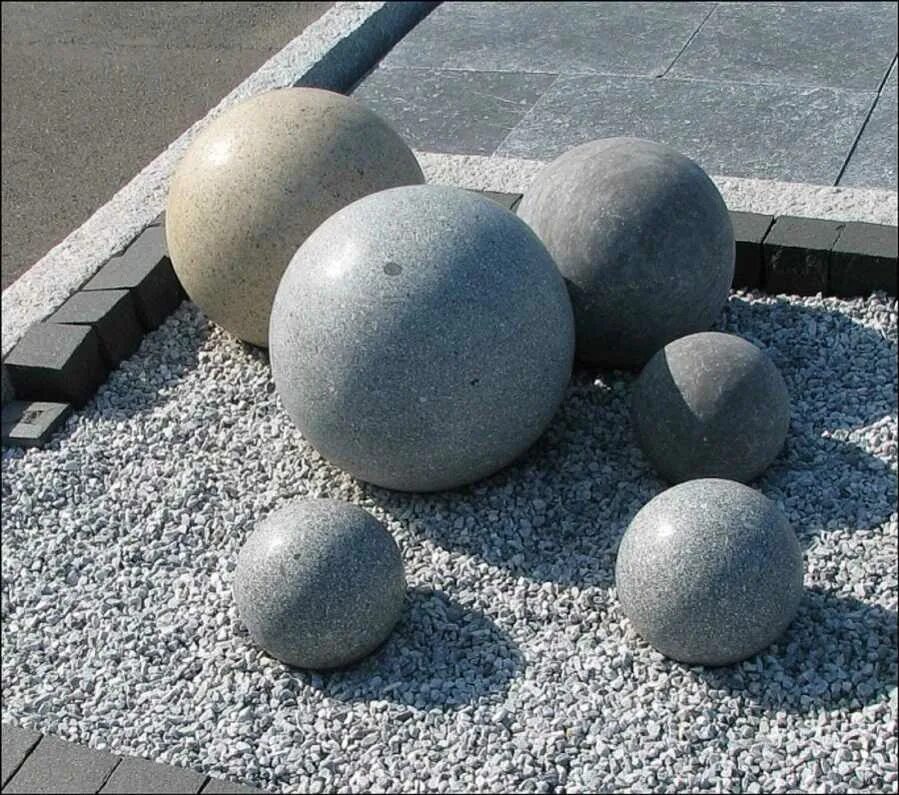 Большие бетонные шары. Бетонные шары для сада. Декоративные шары для ландшафта. Бетонный шар для сада. Гранитные шары для ландшафта.