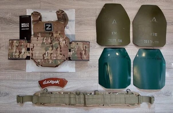 Defense light. Плитоносец stich defense light. плитоносец stich defense light с закрытыми камербандами. molle минус. молле и молле минус.