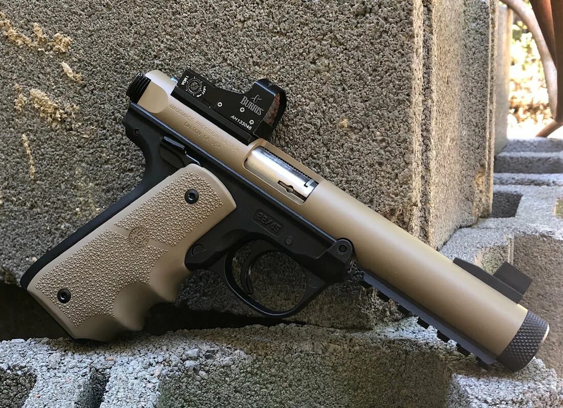 Ruger 22. Ruger mark iv 22/45 с глушителем. ругер 22 с глушителем. ruger mk4 tactical.