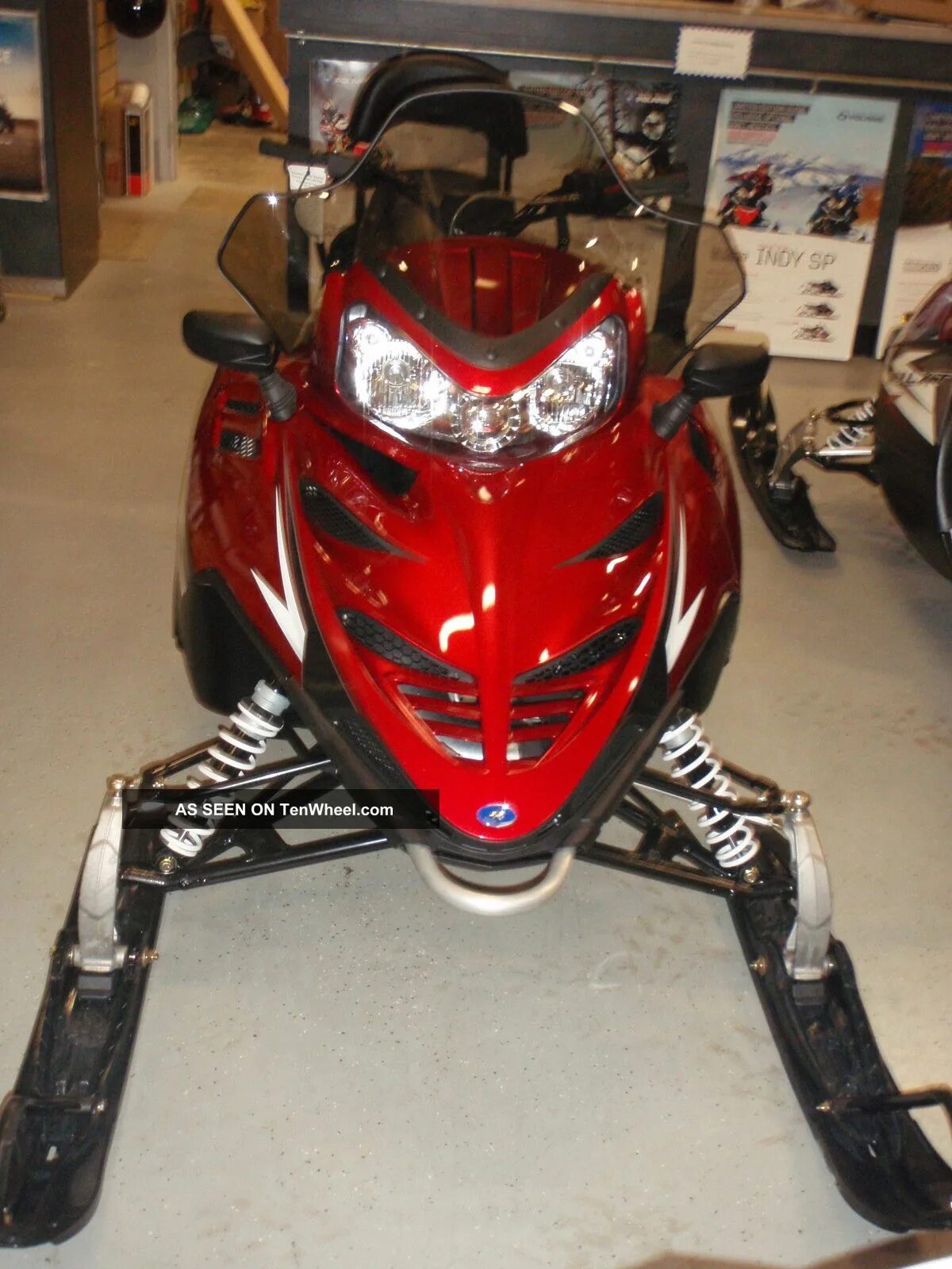 Приложение polaris iq. Polaris 550 iq lxt. polaris 550iq lxt 2012. polaris 550 iq lxt бак бензиновый. запчасти на снегоход поларис 550.