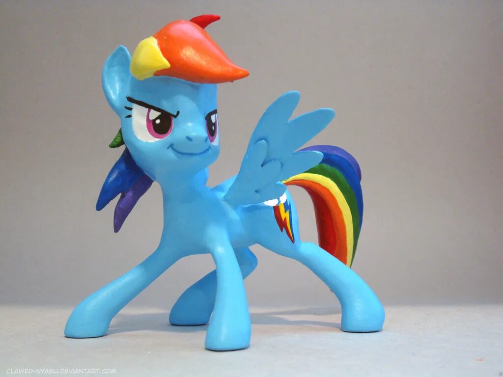 Радуга дэш из полимерной глины. Полимерная глина пони и драконы. Флаттершай вампир игрушка. Как слепить пони из цифрового цирка. Селестия пони пластилин.