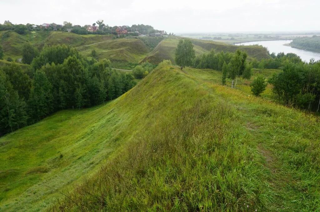 Перевитск Городище. Камень Есенина Городище Перевитск. Исторический холм Чебоксары. Древний город Перевитск.