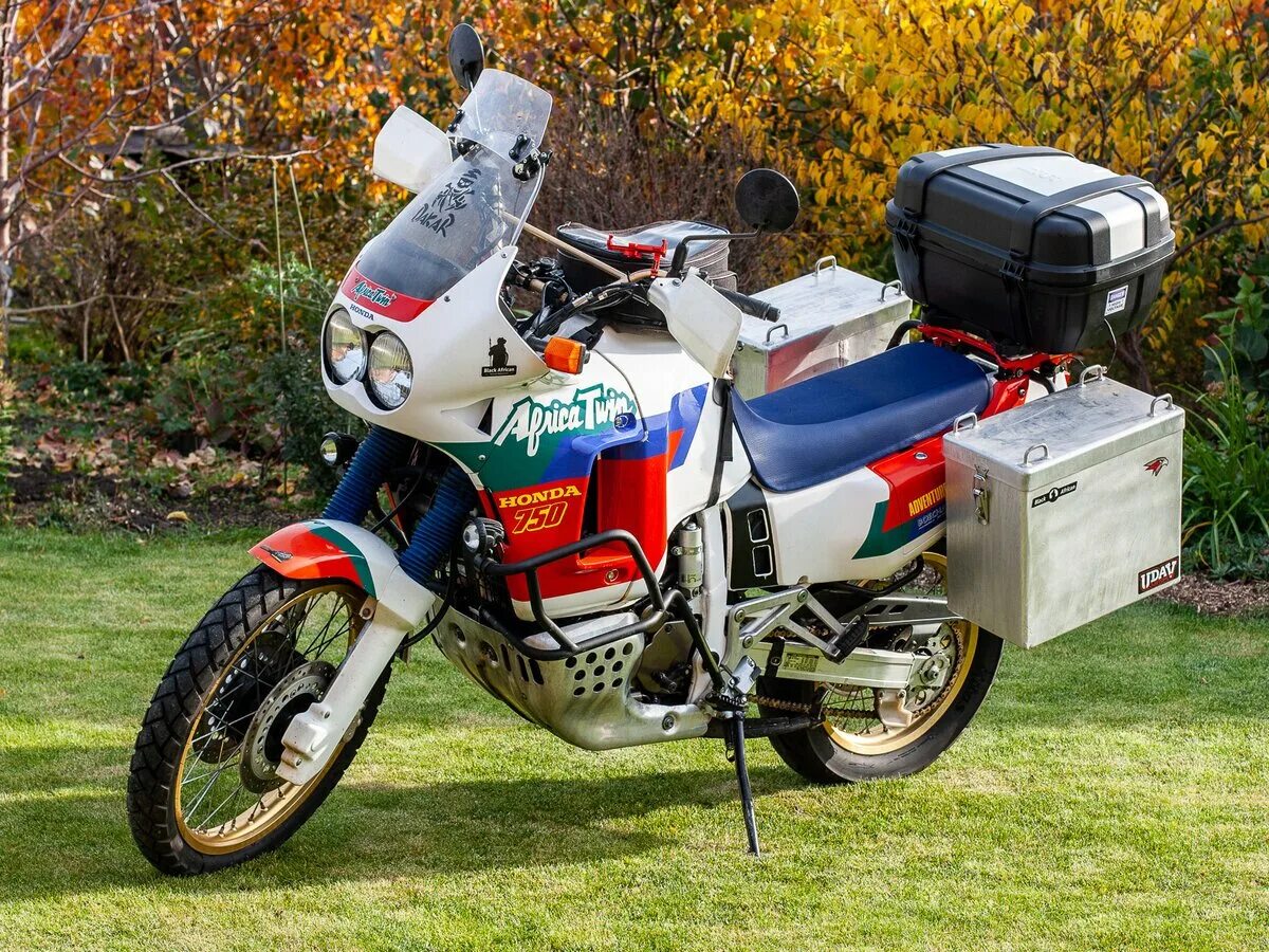 Хонда твин 750 купить. Honda Africa Twin 750. Хонда XRV 750 Africa Twin. Honda Africa Twin 750 1998. Мотоцикл Honda Africa Twin 750.