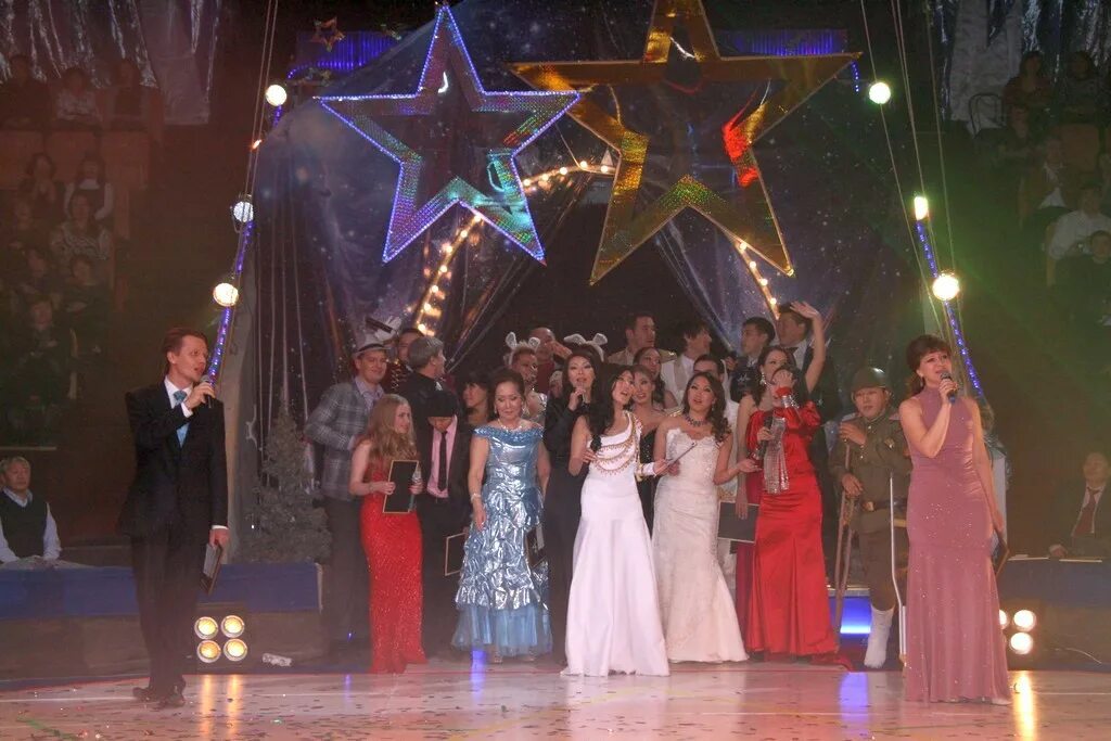 две звезды вместе. две звезды шоу 1 выпуск. две звезды шоу на первом. кормухина и глеб матвейчук. две звезды вместе.