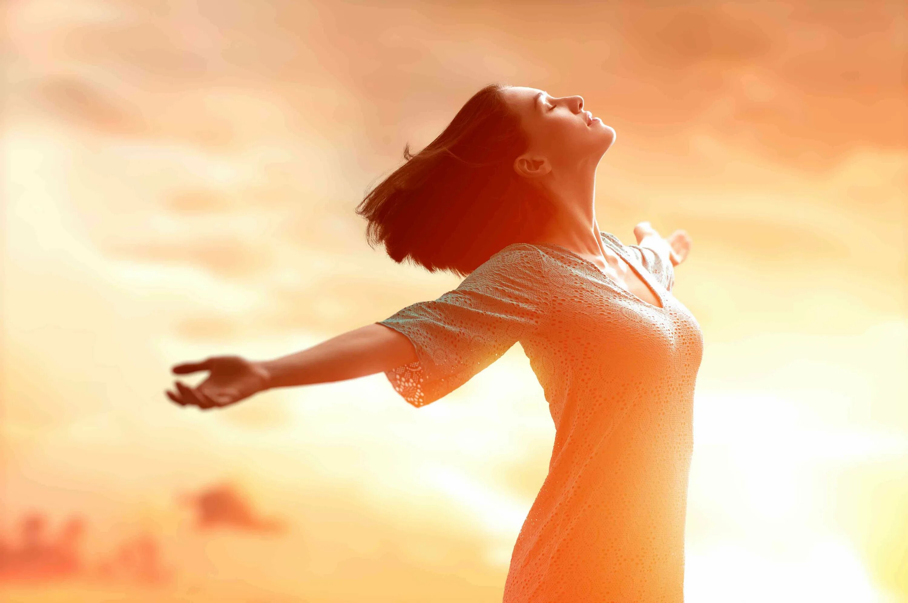 Счастливая женщина. Чувство удовлетворения и счастья. Чувство удовлетворения и счастья. Любовь к себе гармония. Счастье женщины.