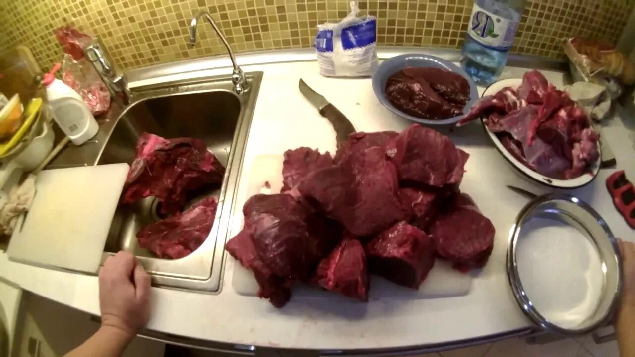 Бастурма из лосятины. Вяленое мясо лося. бастурма мясо лося. бастурма из лося. вяленое мясо из лосятины.