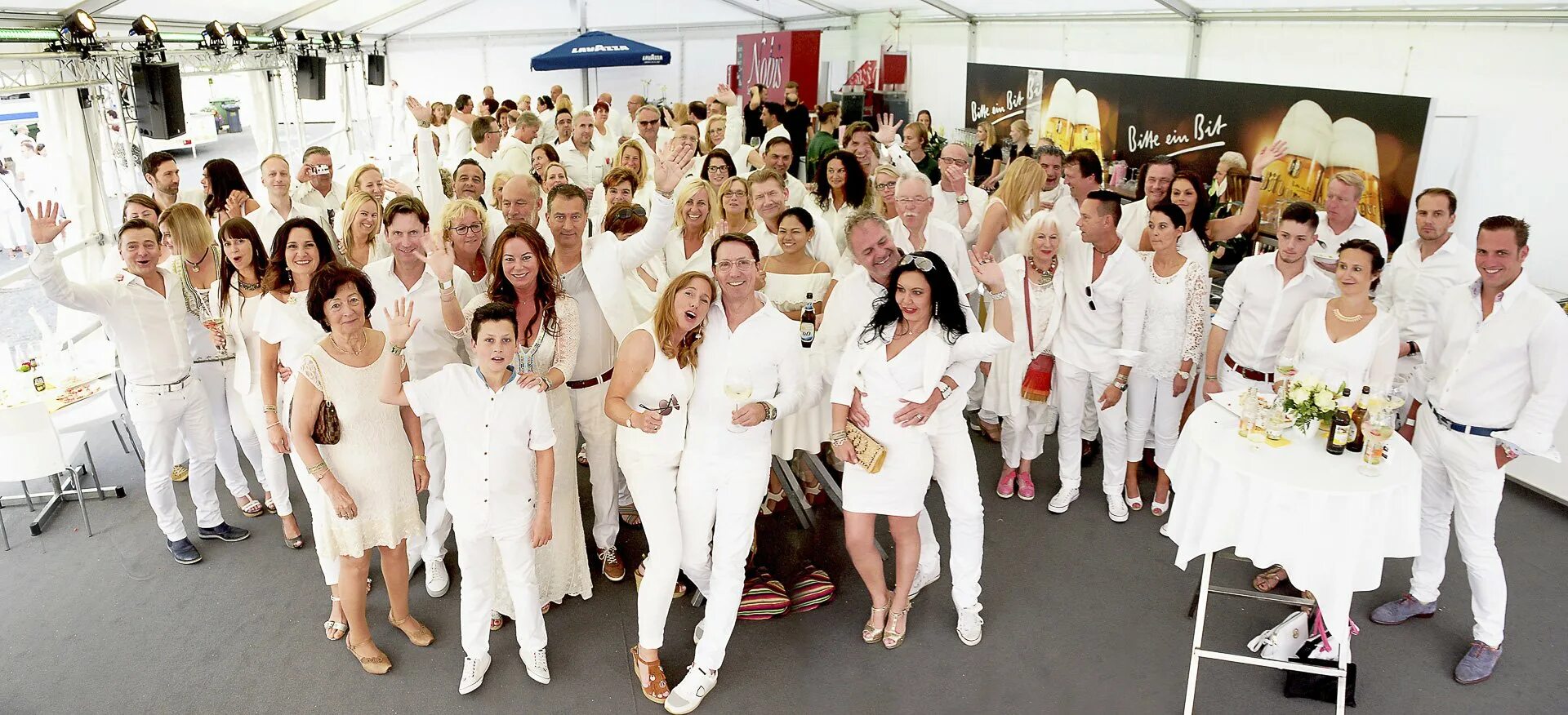 Тематическая вечеринка в белом стиле. Уайт пати. Вечеринка в стиле white party. Белый цвет вечеринка. Образ на белую вечеринку.