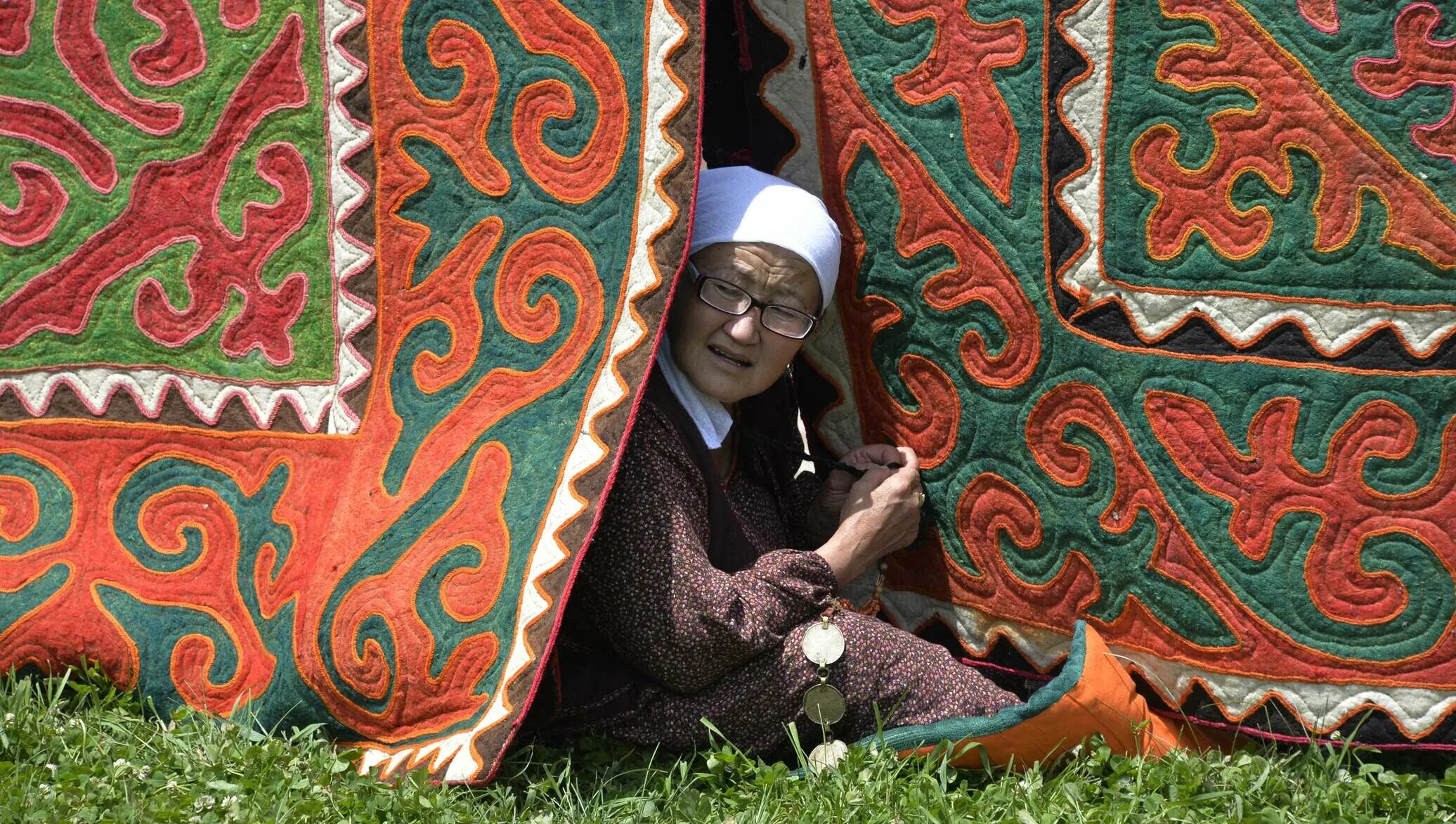 Кыргыз. Кыргызы народ. Кыз куумай игры кочевников. International words in kyrgyz language. Южные киргизы.
