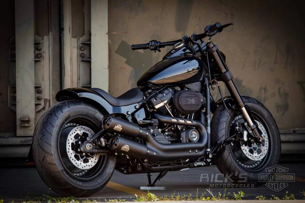 В боб мотоцикл. Harley davidson fat bob 114. harley davidson fat bob 114 2025. харлей дэвидсон мотоциклы fat bob. harley davidson fat bob 2025.