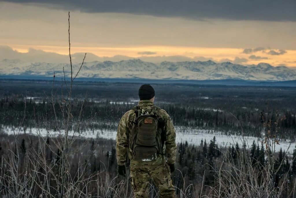 Жизнь в экстремальных условиях. Российский выживальщик. Тактический охотник. Тактическая одежда для экстремальных условий.