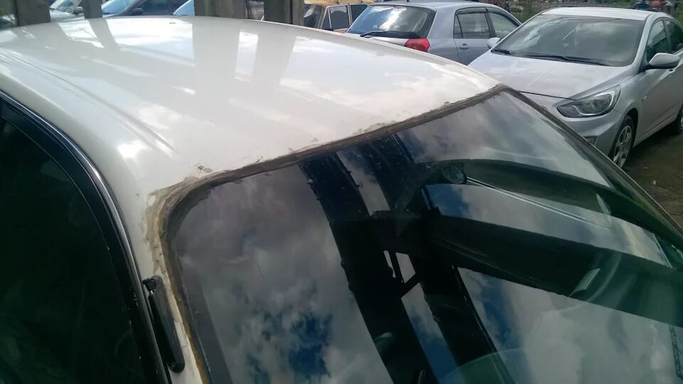 Гранта щель стекло и крышка. Переклейка лобовое стекло. Переклейка лобового фокус 1. Переклейка лобового стекла. Переклейка лобового стекла.