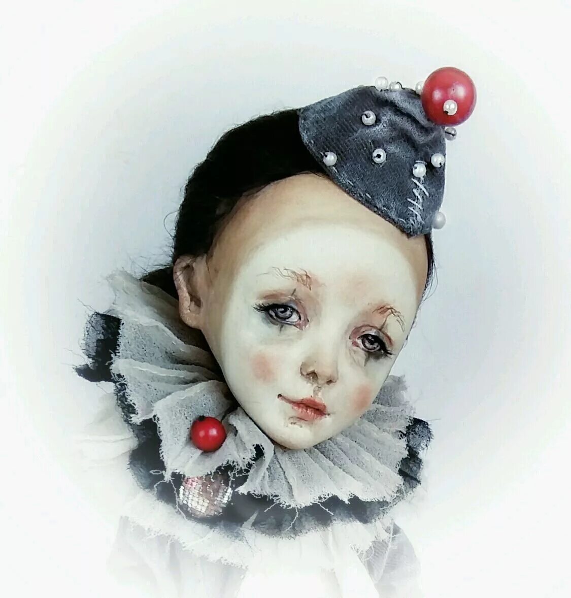 Будуарная кукла пьеретта. Пьеро кукла. Пьеро и пьеретта. Кукла пьеро из буратино. Пьеро кукла.