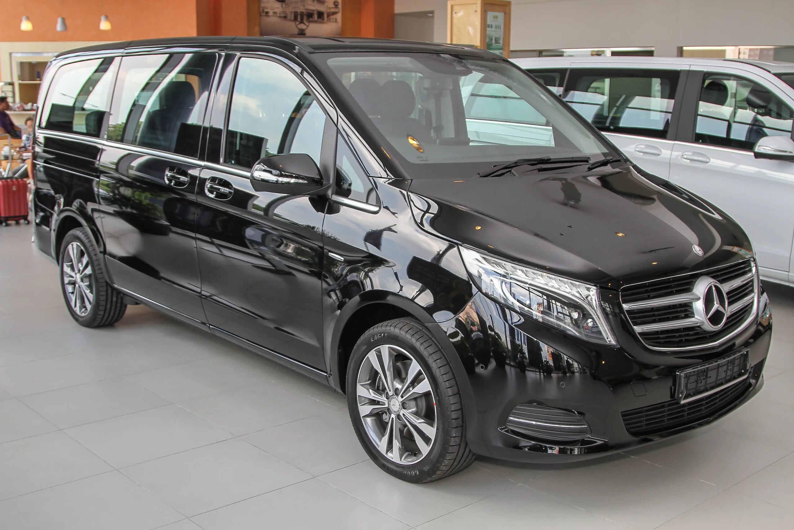 Мерседес v220 CDI. Mercedes-Benz v 220 CDI. Mercedes-Benz v-class w447. Mercedes-Benz v220 CDI 2015. Прокат минивэна без водителя