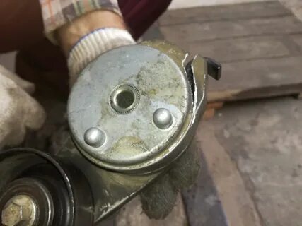 Натяжитель помпы