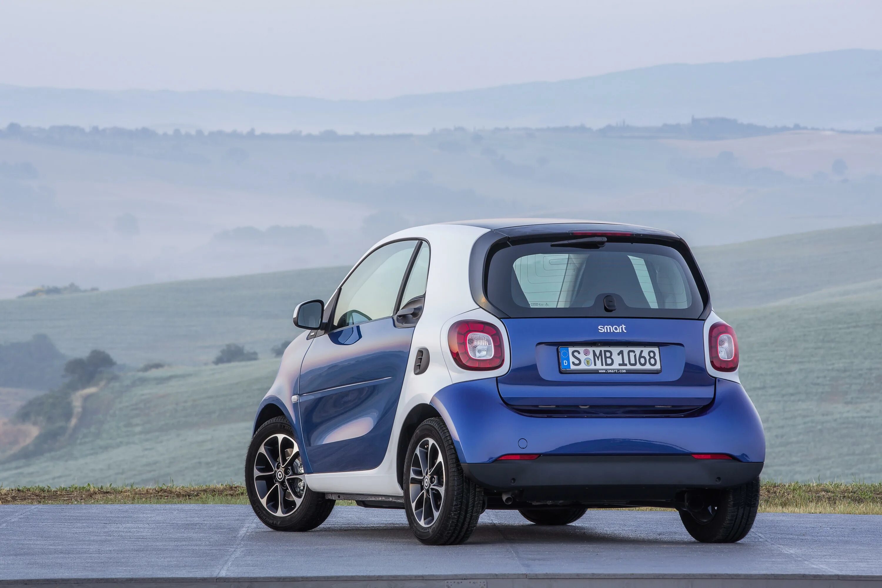 Smart Fortwo 2015. Smart Fortwo 2014. Smart Fortwo 2022. Smart Fortwo Cabrio 453 синий.