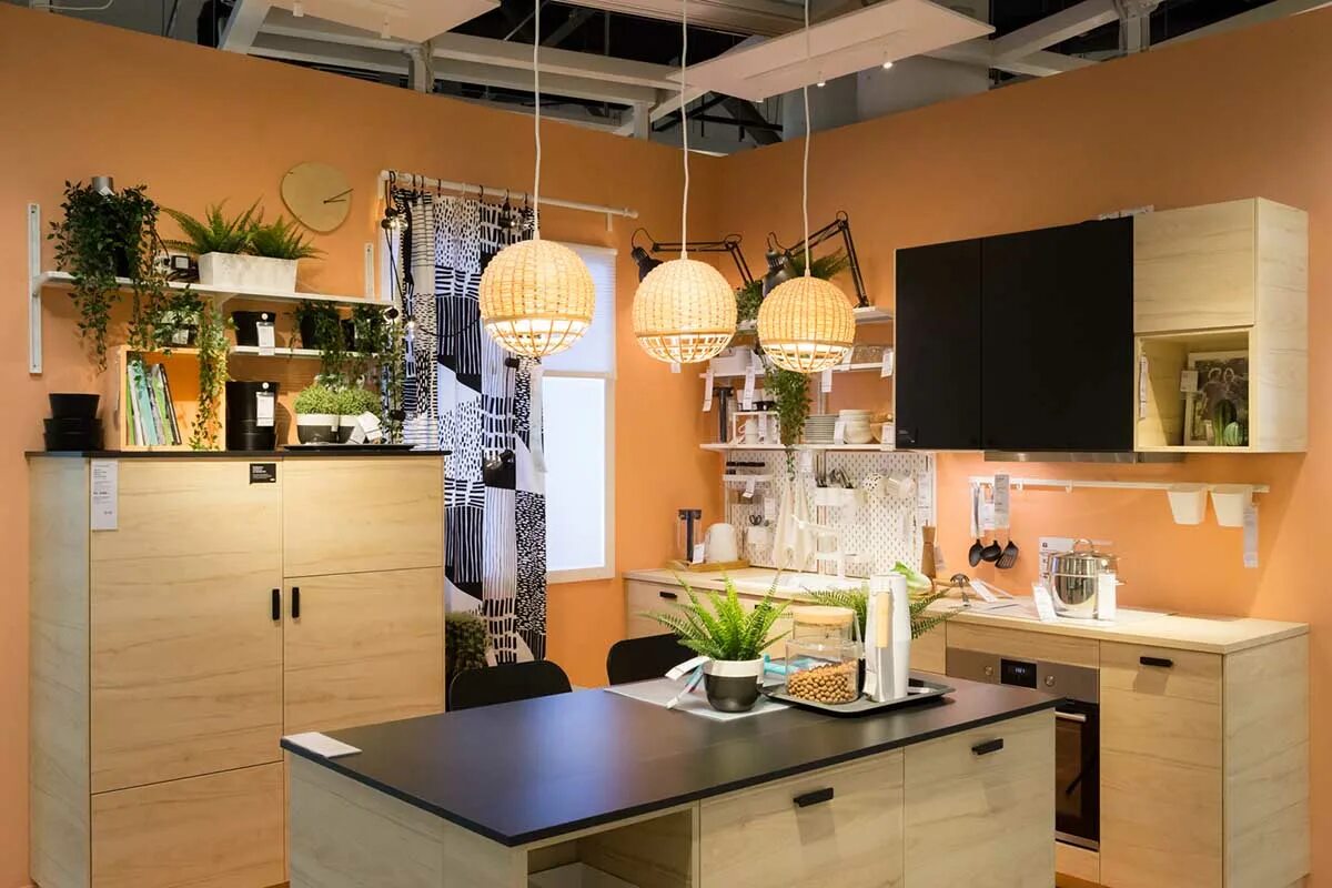 Икеа мебель для кухни. Кухонный остров икеа. Маленькая кухня ikea. Кухонная мебель икеа. Кухня икеа метод будбин белая.