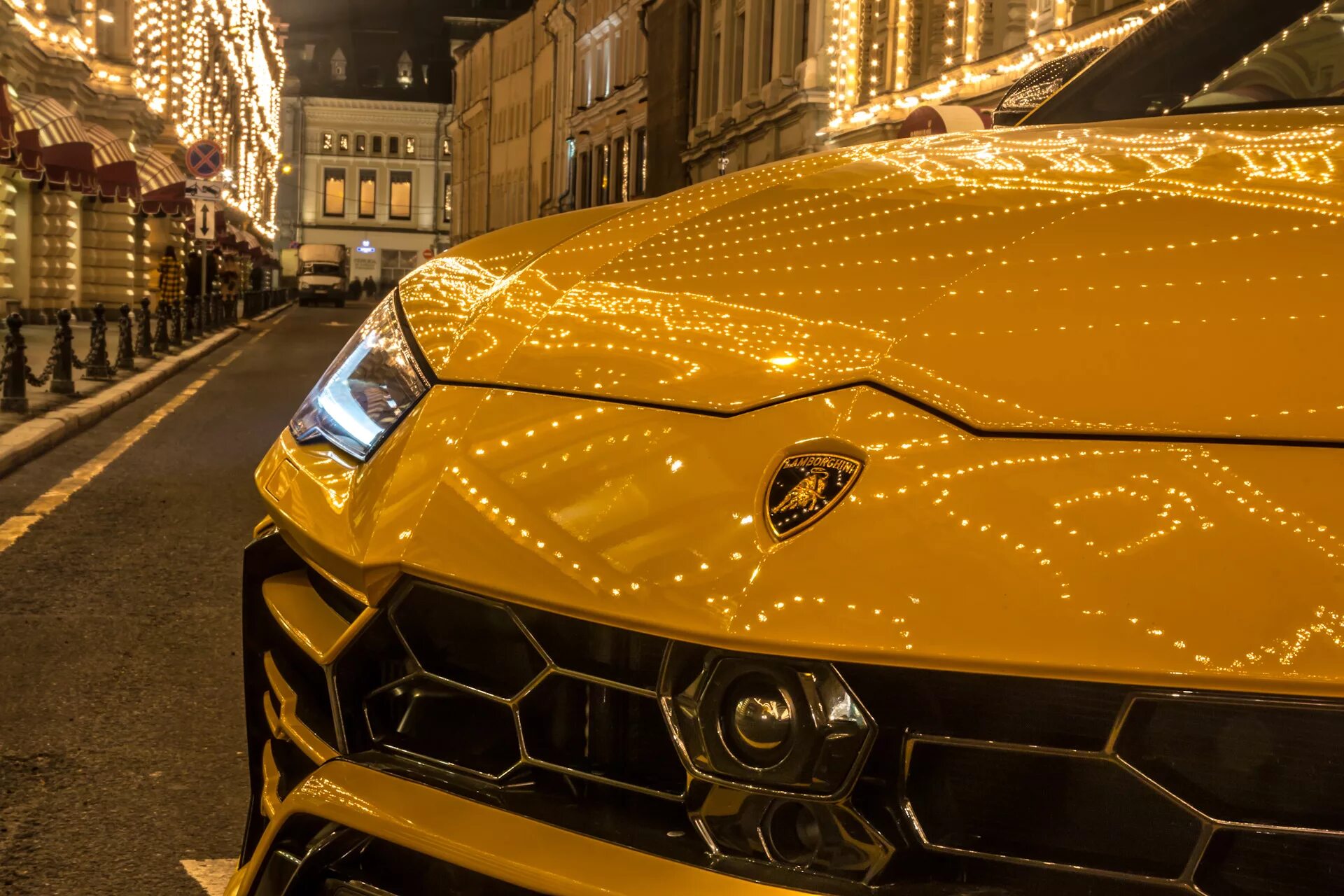 Бык на какой машине. Lamborghini Urus drive2. Ламборджини Урус золотой. Lamborghini Urus Gold. Lamborghini Urus Урус зима.