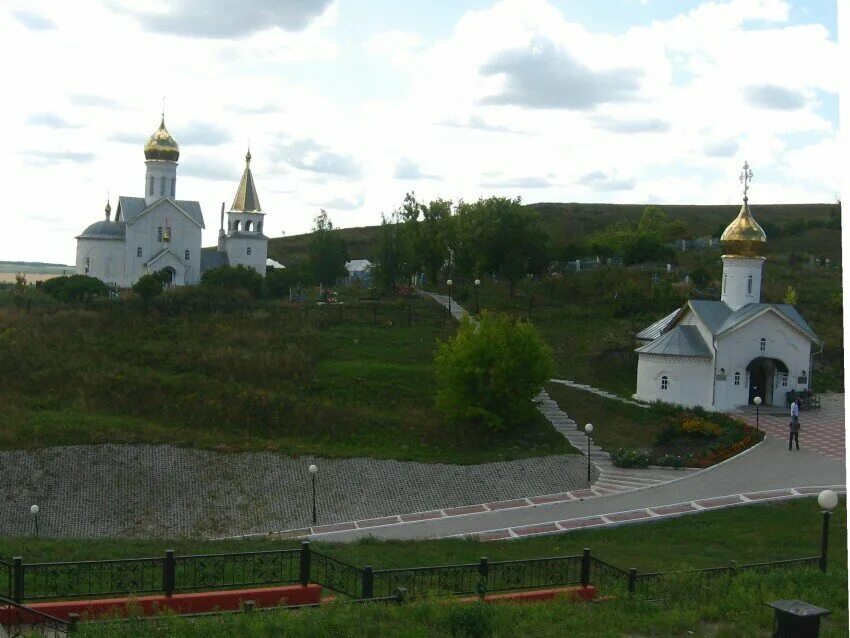 Чернянка холки монастырь. Холки старый оскол домики. Холковский пещерный монастырь белгородская область. Холки домики. Холки монастырь белгородская.