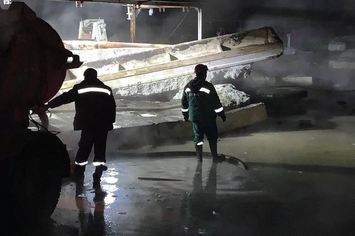 10 октября 2019 г. Разрушение резервуара в башкирии - 2019. авария на полиэф в башкирии. разрушение резервуара в башкирии - 2019 полиэф. авария на заводе.
