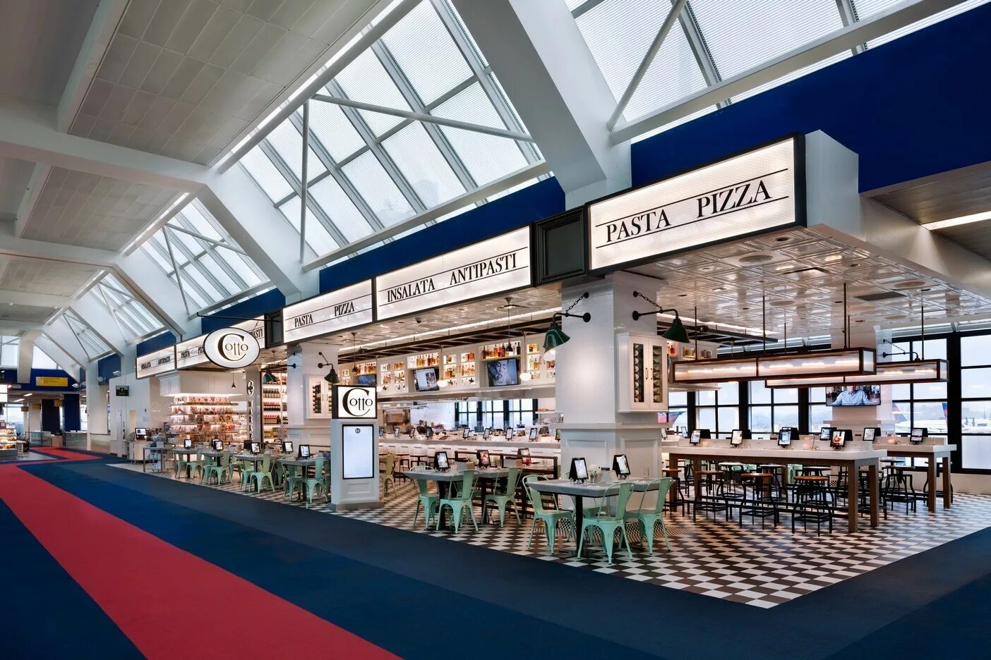 Фудкорт аэропорт. Лаунж зоны в аэропорту сингапура. Гудзон фудкорт. Кафе петрушка аэропорт симферополь. Фудкорт аэропорт.