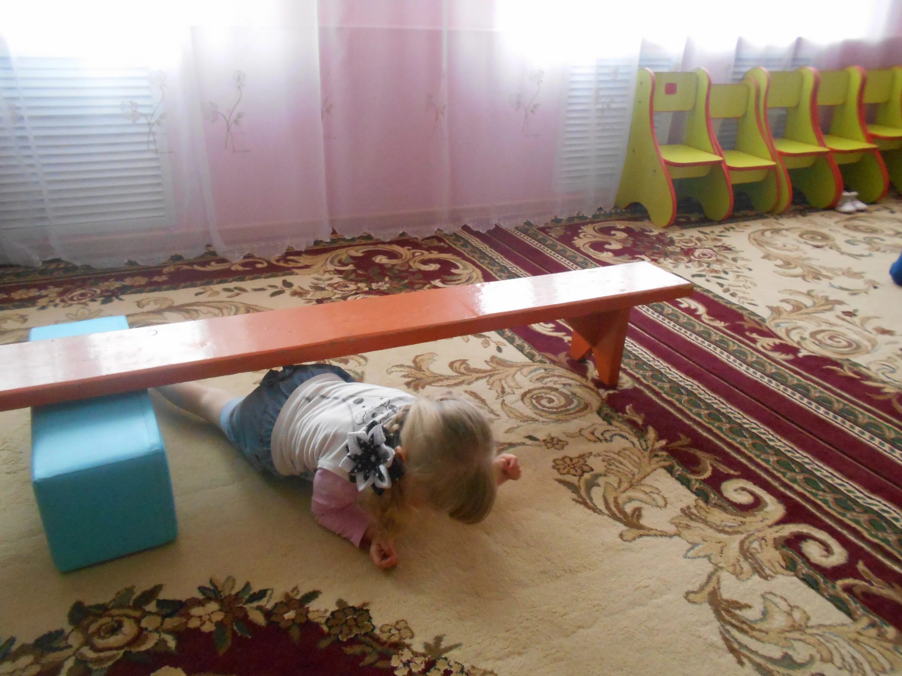 препятствия для детей. полоса препятствий дома. полоса препятствий для детей 2 лет. дорожка с препятствиями для детей. полоса препятствий для детей дома.