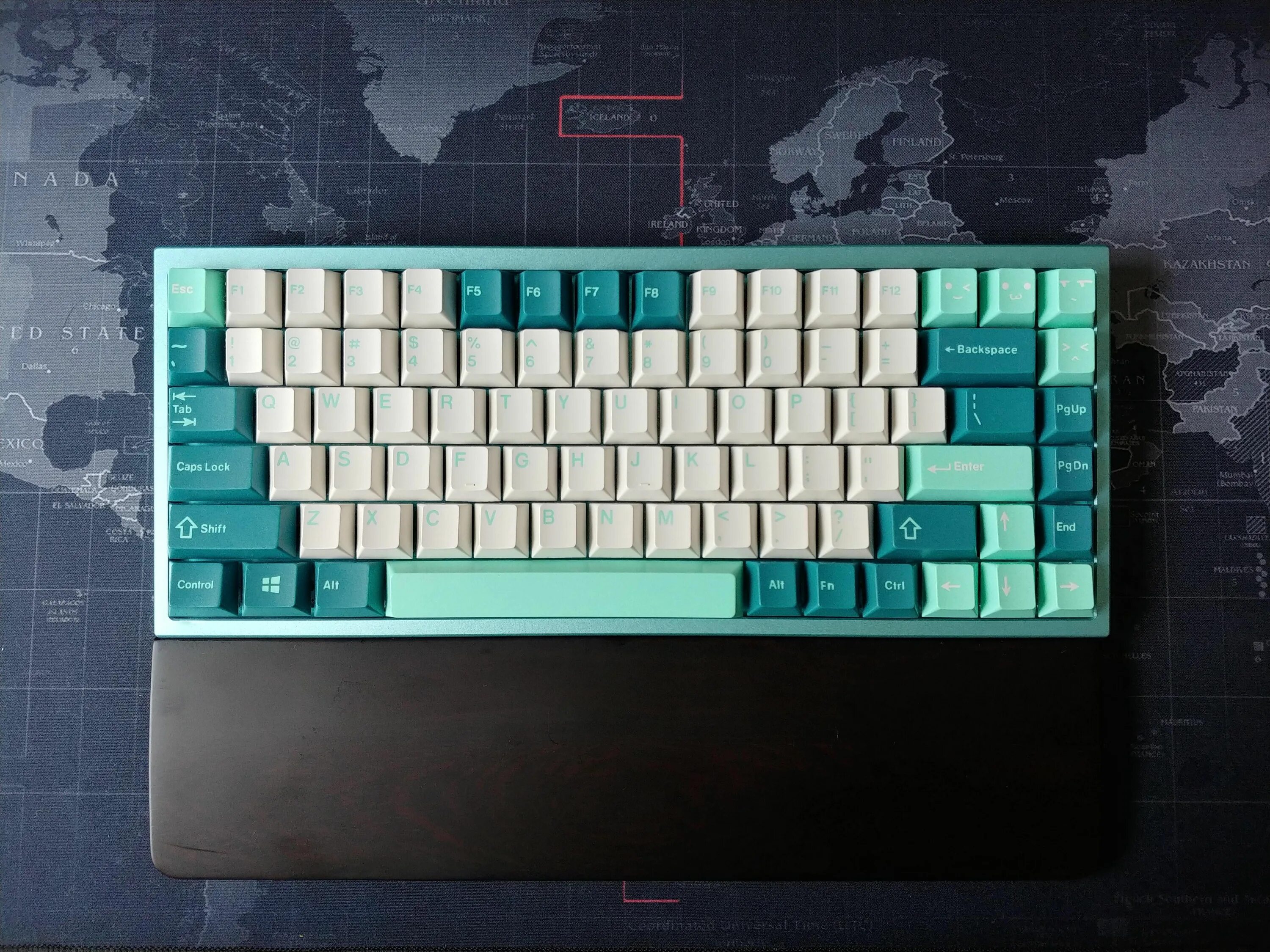 Клавиатура ke Quin Theme Mechanical Keyboard. Кастомная клавиатура TKL. Футуристическая клавиатура. Белая Кастомная клавиатура. Pc keyboards