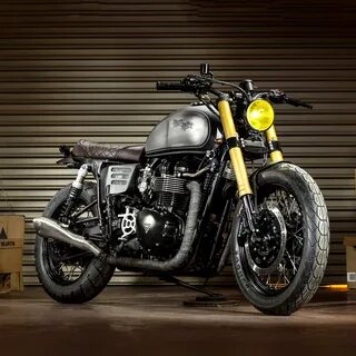 Triumph bonneville cafe racer