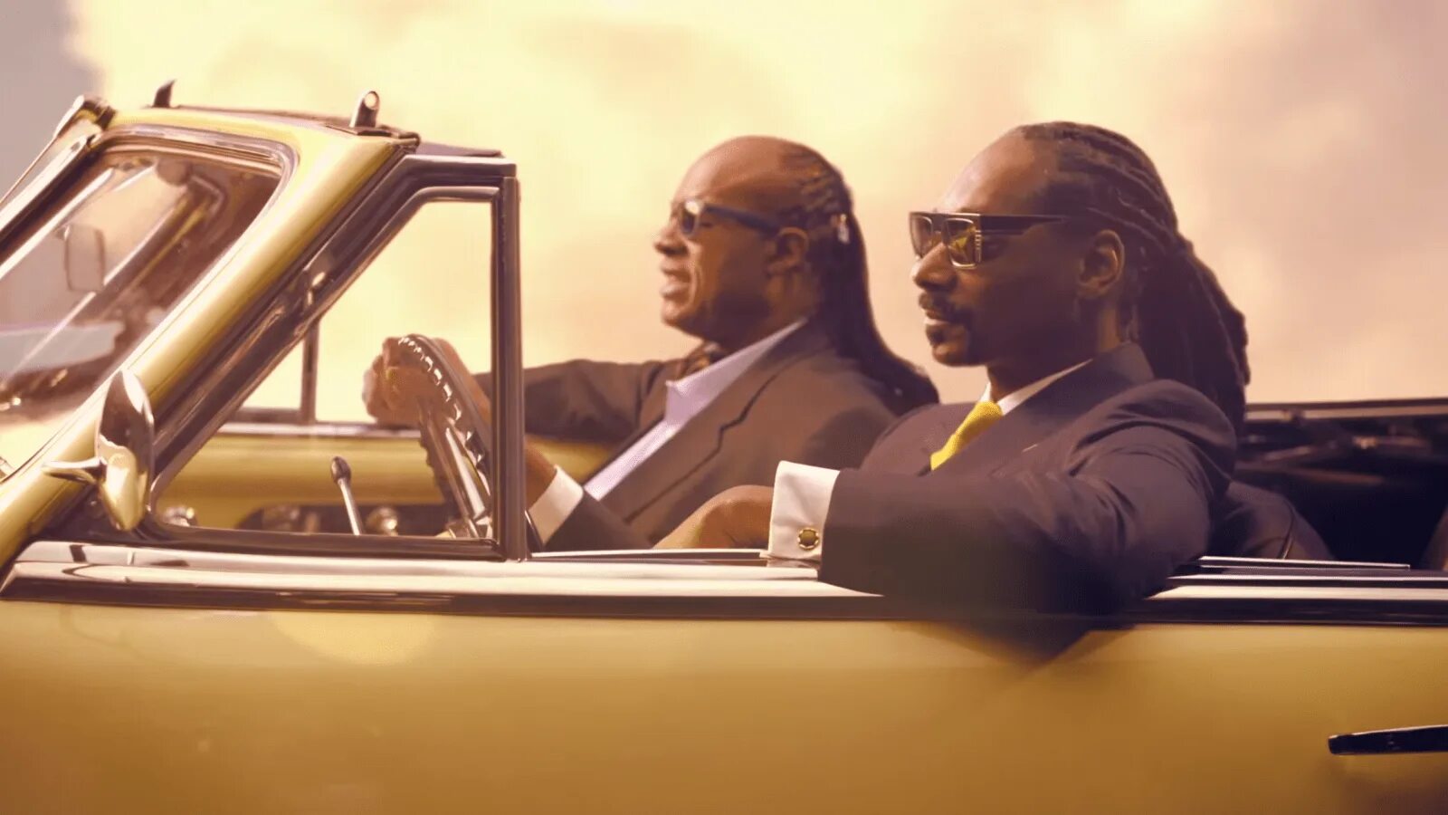 Слушать клип где. Машина снуп дога. Snoop Dogg в машине. Снуп дог в тачке. Кабриолет снуп дог.