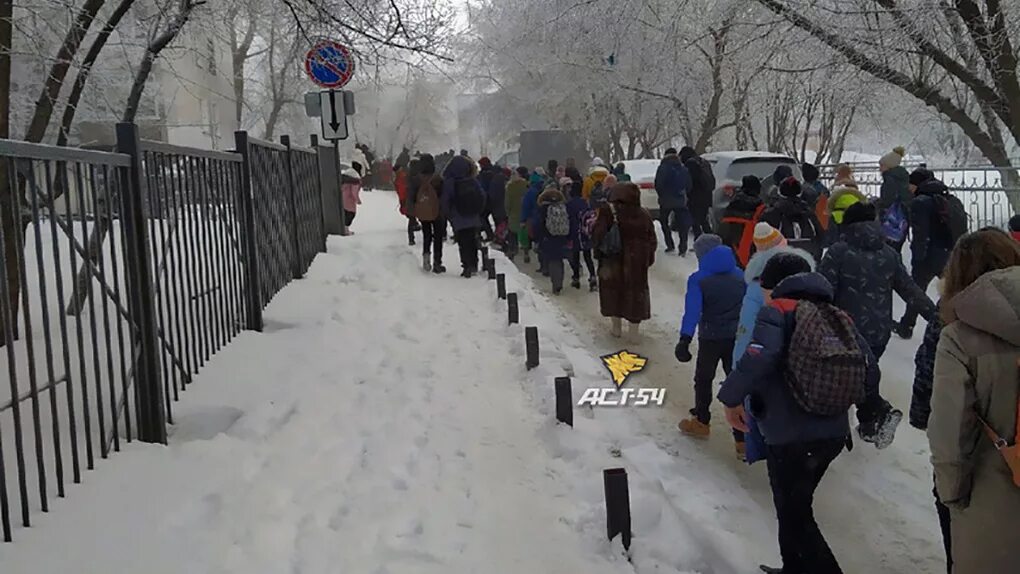 Школа 190 новосибирск. Школа 190 нижний новгород. Эвакуация школ челябинск. Новости отменили школу. Новости отменили школу.