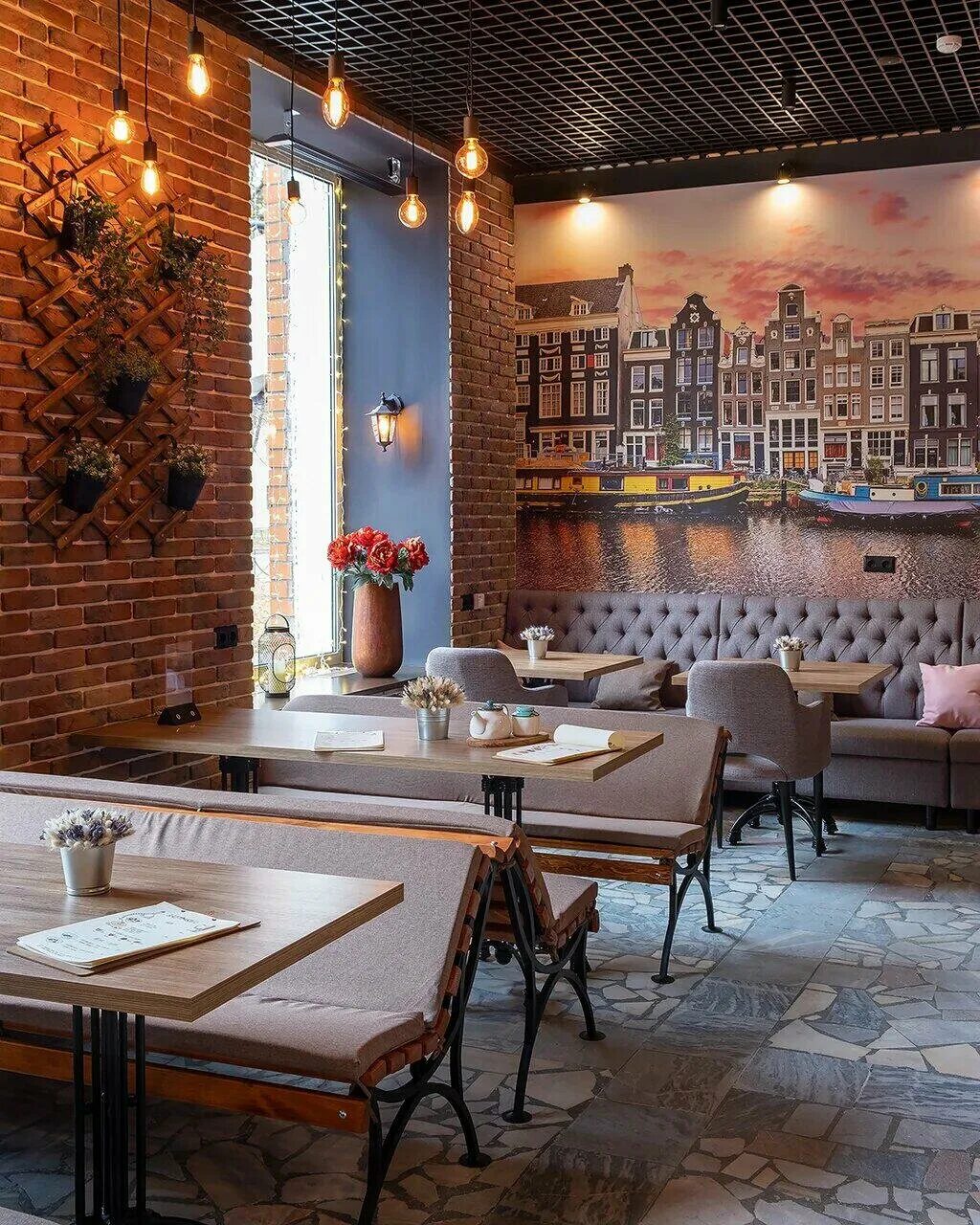 Карла маркса 40 электросталь. Кафе бары электросталь. Россия ресторан электросталь. Кафе бары электросталь. Банкетный зал с зеркалами.