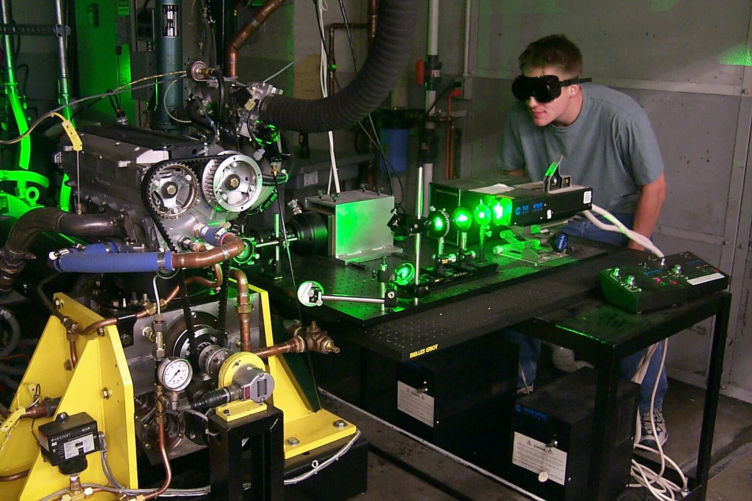 Engineering labs. Автомобильная лаборатория проммаштест. diesel laboratory. japan&#039;s tsukuba mechanical engineering laboratory. 2046 lab auto.