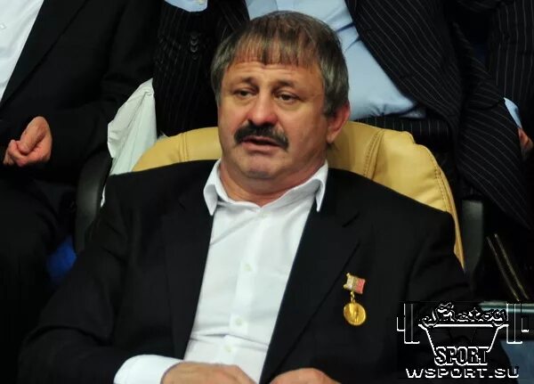 Адлан вараев кадыров. Вараев. Семья вараева адлана. Адлан вараев борьба. Вараев владимир.