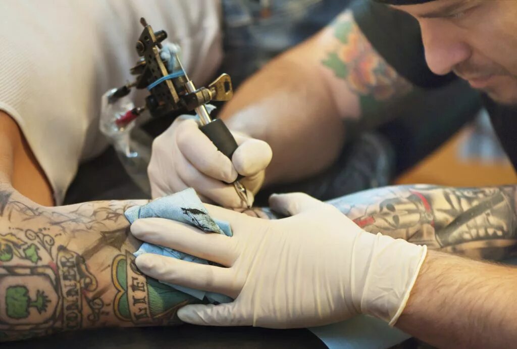 Что нужно начинающему тату мастеру. Процесс нанесения Татуировки.