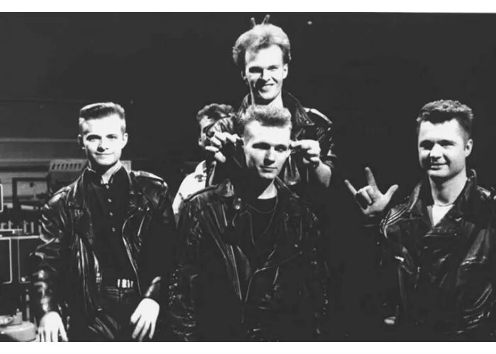 Группа технология нажми на. Группа технология 1991. роман рябцев биоконструктор. технология группа 1990. группа технология 2025.