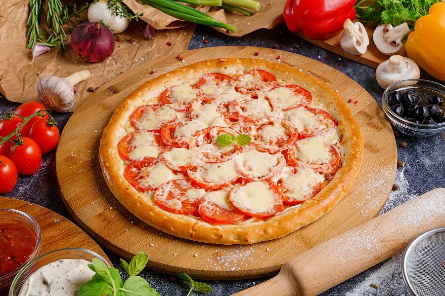 Рецепт вкусной классической пиццы. Пицца традиционная. Рецепт вкусной классической пиццы. Рецепт вкусной классической пиццы. Пицца классическая.