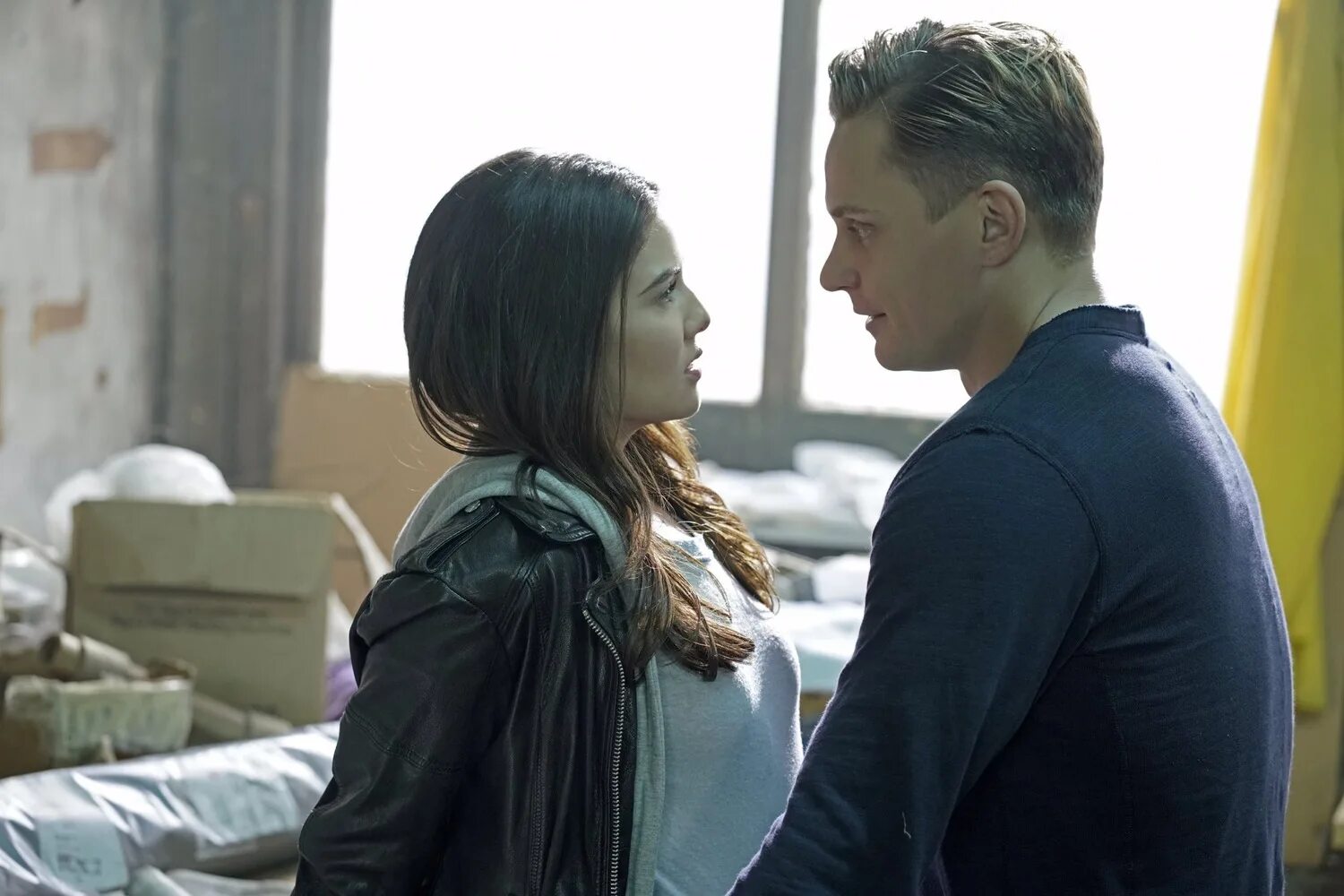 Lets tell me story. Расскажи мне сказку сериал 2018–2020. Tell me a story сериал 1 сезон. Даниэль Кэмпбелл tell me a story. Даниэль Кэмпбелл расскажи мне сказку.